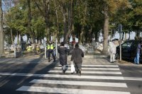 Raciborscy Dzielnicowi wspólnie ze Strażnikiem Miejskim dbają o bezpieczeństwo w rejonie cmentarza